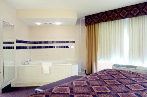 Airport By Ihg Hotel Milwaukee