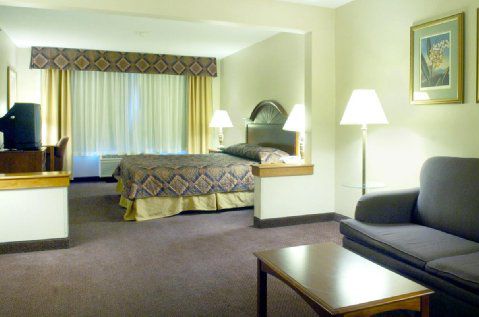 Hotel Airport By Ihg 2*